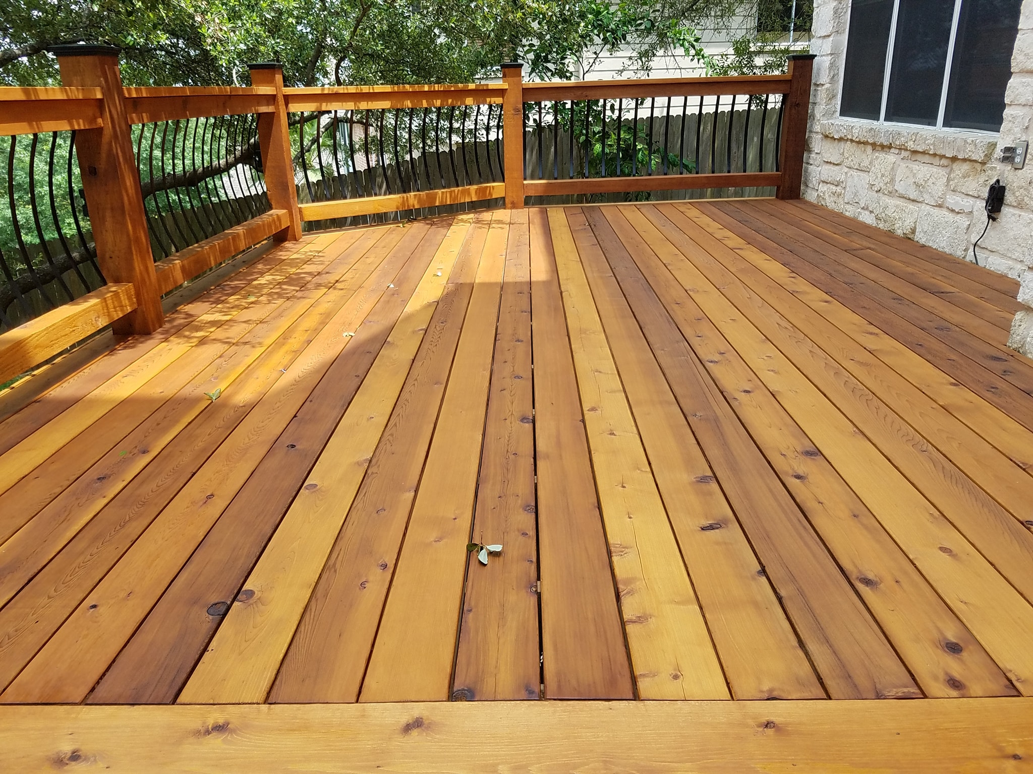 round-rock-tx-deck-staining